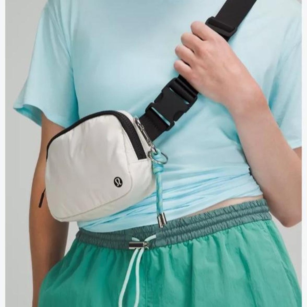 Lululemon everywhere Crossbody bag fanny pack athletic opal streetwear